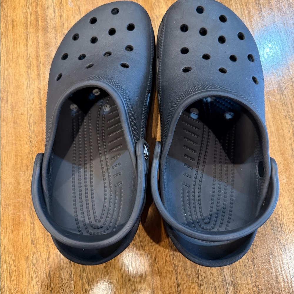 Crocs Unisex Classic Clogs in Black, Adult Size 10w/8m